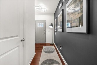 580 Morrow Ln in Atlanta, GA - Foto de edificio - Building Photo