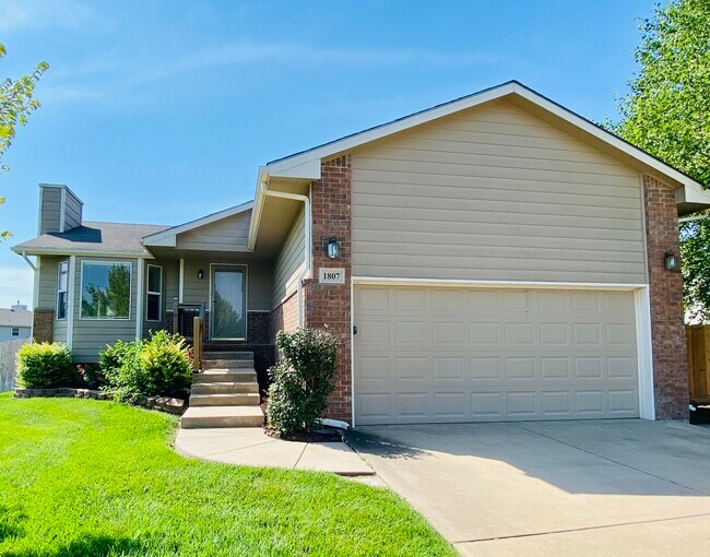 1807 N Buckthorn Ct Rentals in Andover, KS