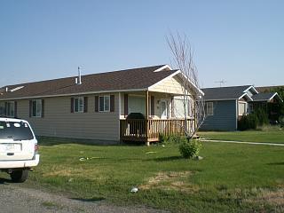 201 10th St in Belgrade, MT - Foto de edificio