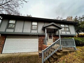 662 Lakewood Dr in Lake St. Louis, MO - Building Photo