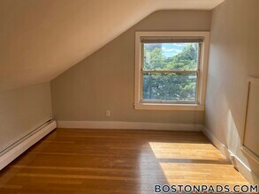 222 Banks St in Cambridge, MA - Building Photo - Building Photo