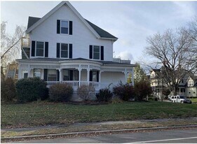 37 Salmon St in Manchester, NH - Building Photo