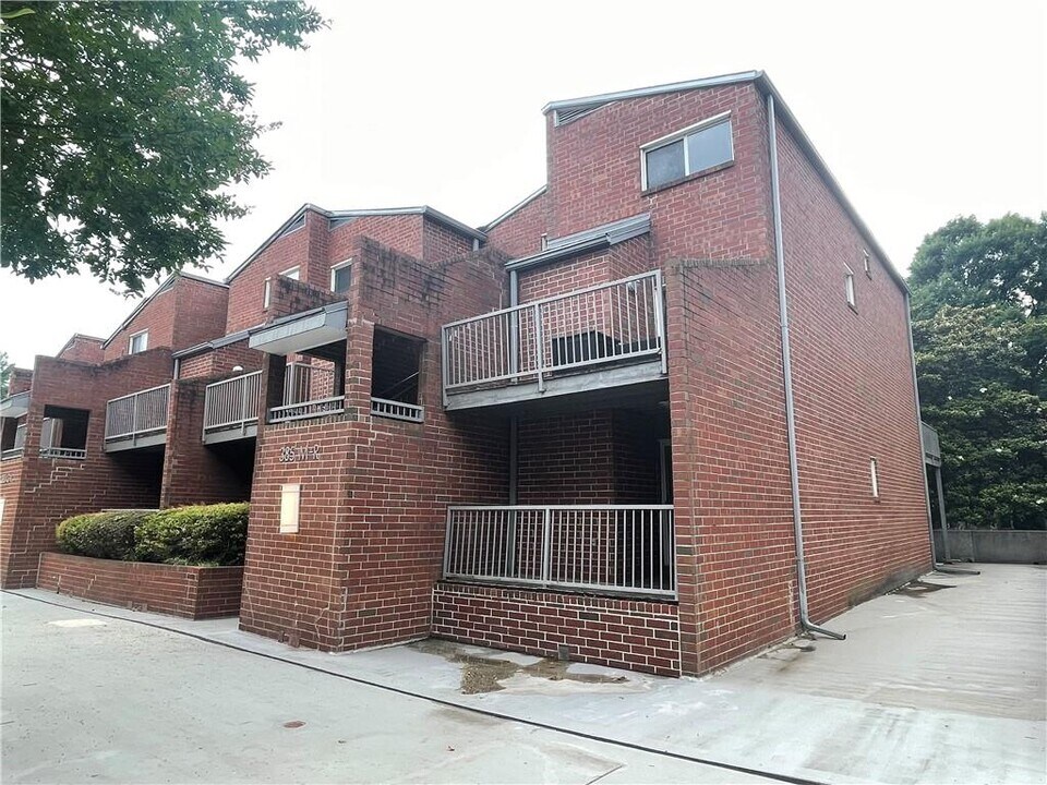 385 Ralph McGill Blvd NE in Atlanta, GA - Building Photo