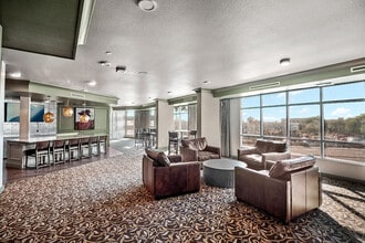 The District at Scottsdale Apartments in Scottsdale, AZ - Foto de edificio - Building Photo
