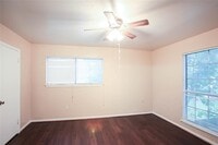 9410 Grannis St photo'