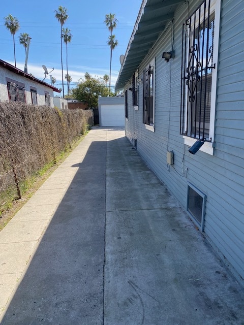 5426 S Van Ness Ave in Los Angeles, CA - Foto de edificio - Building Photo