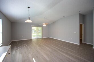 6 Ponderosa Ln in Palm Coast, FL - Building Photo - Building Photo