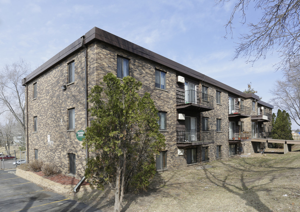 Highview Manor in Columbia Heights, MN - Building Photo