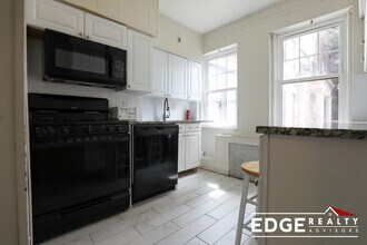 2003 Commonwealth Ave, Unit 7 in Boston, MA - Foto de edificio - Building Photo