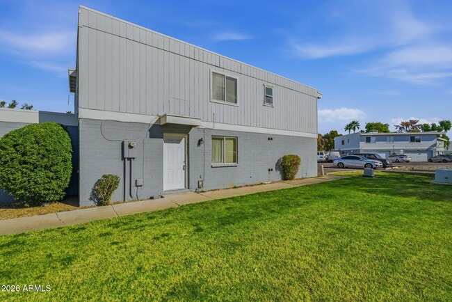 property at 6627 N 27th Ave