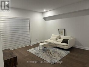 15 Persica St in Richmond Hill, ON - Building Photo - Building Photo