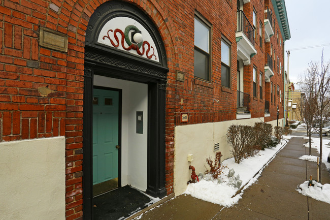 5607-5611 Elmer St in Pittsburgh, PA - Foto de edificio - Building Photo