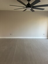 4112 Inverrary Dr in Lauderhill, FL - Foto de edificio - Building Photo