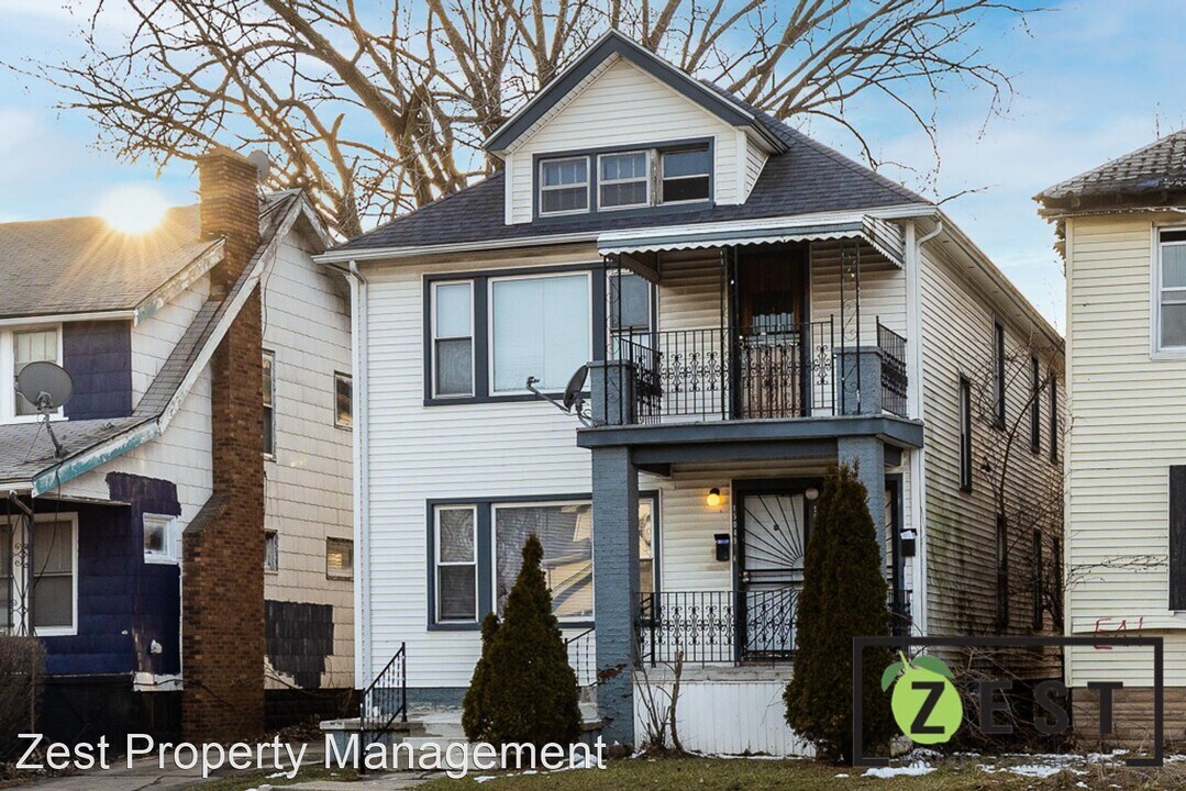 15051 Wildemere St in Detroit, MI - Building Photo