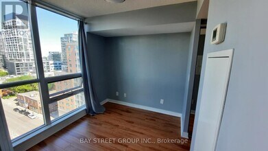 320-1320 Richmond St E in Toronto, ON - Building Photo - Building Photo