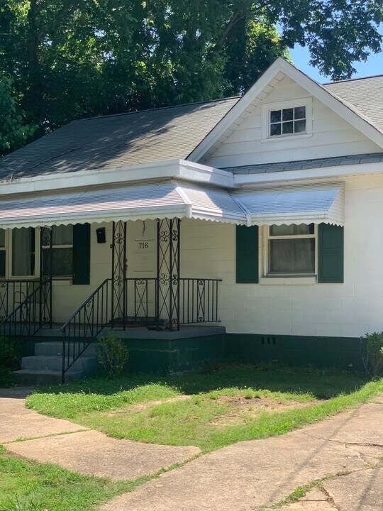 716 Latta St in Raleigh, NC - Building Photo