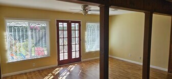 6916 Murietta Ave in Van Nuys, CA - Building Photo