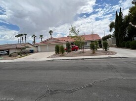 6635 Costa Brava Rd in Las Vegas, NV - Building Photo