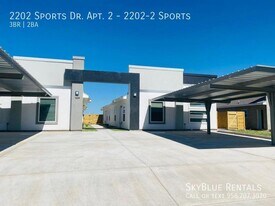 2202 S Sports Dr in Pharr, TX - Building Photo
