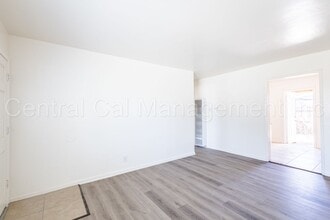 906 Pearl St in Bakersfield, CA - Building Photo - Building Photo