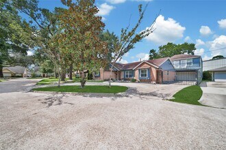 5027 Twin Candle Dr in Houston, TX - Building Photo - Building Photo