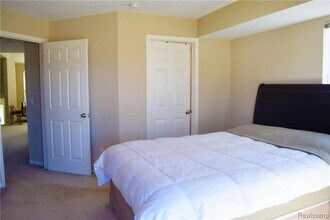 1077 Foxboro in Troy, MI - Building Photo - Building Photo