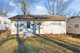 10617 Dunkeld Cir in St. Louis, MO - Building Photo - Building Photo