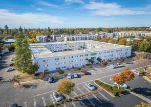 Garden Plaza Apartments in Sacramento, CA - Foto de edificio - Primary Photo