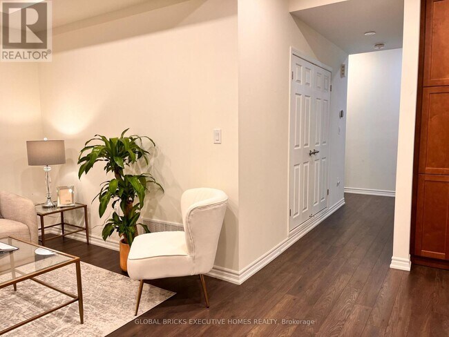 220 Lagerfeld Dr in Brampton, ON - Building Photo - Building Photo