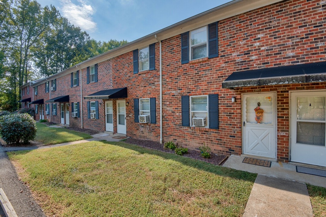 Powhatan Apartments in Powhatan, VA - Building Photo