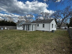 00 unlisted St in Warwick, RI - Building Photo - Building Photo