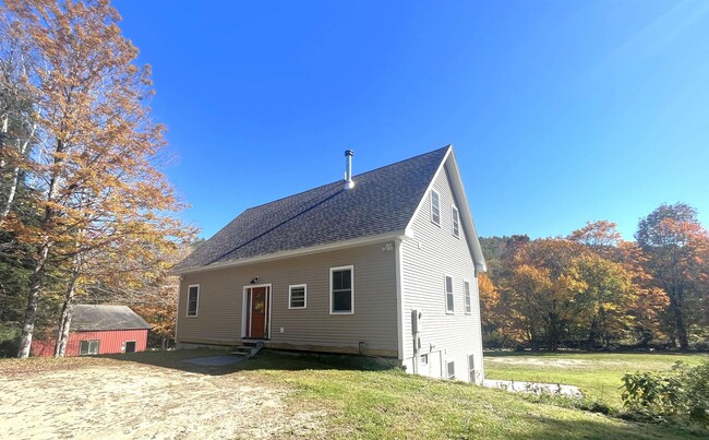 288 Heald Rd in Cavendish, VT - Foto de edificio - Building Photo