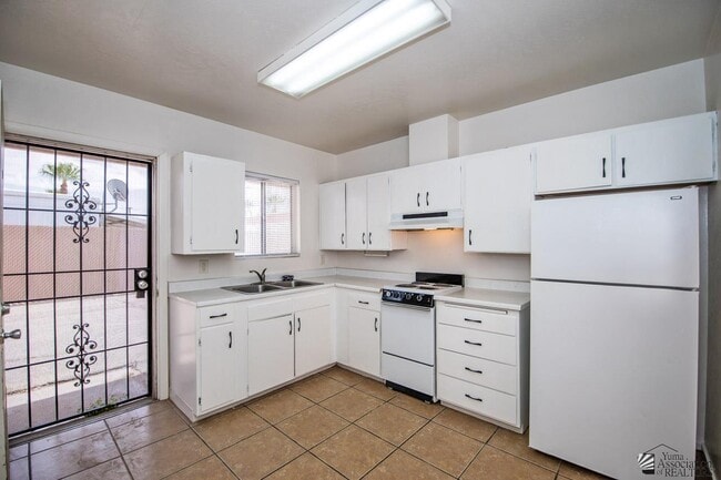 250 W Catalina Dr in Yuma, AZ - Building Photo - Building Photo
