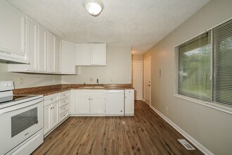 44 Hyde Park Row in Brownsburg, IN - Building Photo - Building Photo