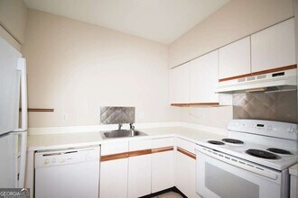 1421 Peachtree St NE in Atlanta, GA - Building Photo - Building Photo