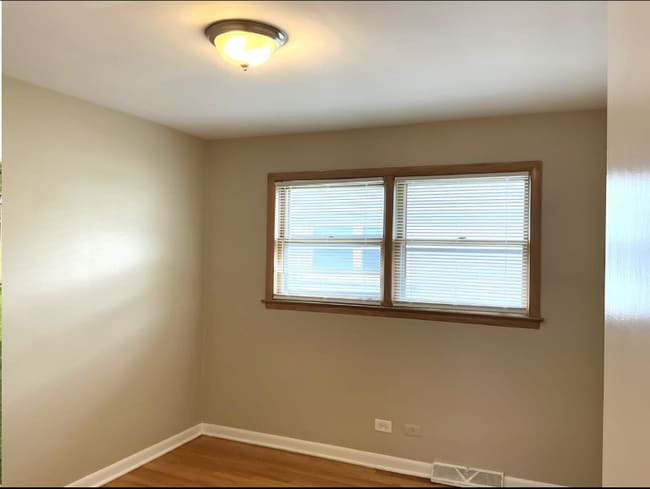 453 W 102nd St in Oak Lawn, IL - Building Photo - Building Photo