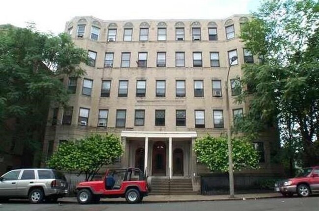 164 Strathmore Rd, Unit 1