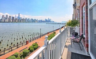 30 Lydia Dr in Guttenberg, NJ - Building Photo