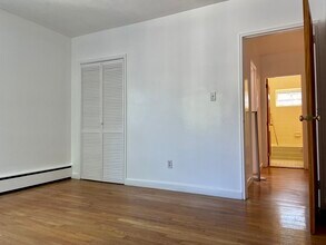 75 Euston Rd, Unit #8 in Boston, MA - Foto de edificio - Building Photo