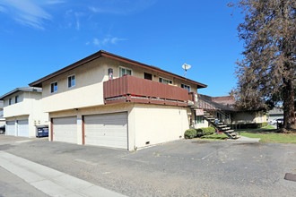 7062 Heil Ave in Huntington Beach, CA - Building Photo - Building Photo