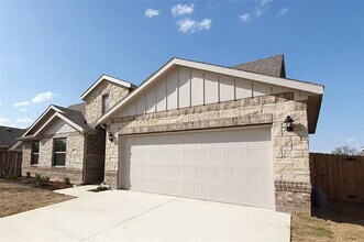 1409 Black Oak Dr in Denton, TX - Building Photo - Building Photo
