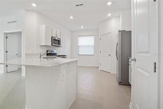 2831 Whitaker Pt in Haines City, FL - Building Photo - Building Photo