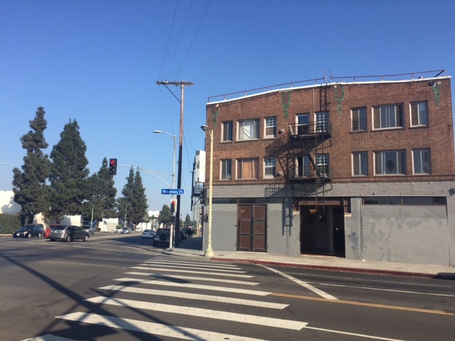 4000 Broadway Pl in Los Angeles, CA - Building Photo