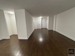 5 AVENUE, Unit 2F in New York, NY - Building Photo - Building Photo