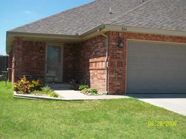 900-926 SW 37th St in Moore, OK - Building Photo - Building Photo