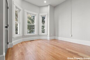 531 E 5th St, Unit 1 in Boston, MA - Building Photo