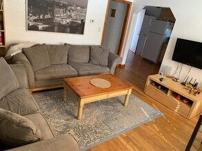 30 Murdock St, Unit 1 in Somerville, MA - Building Photo - Building Photo