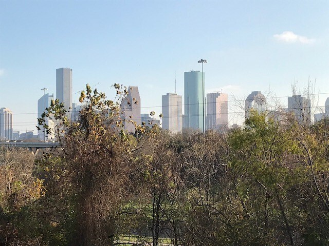 1860 White Oak Dr in Houston, TX - Building Photo