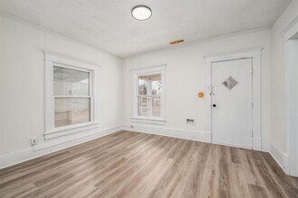 1152 N Cleveland Ave in Wichita, KS - Foto de edificio - Building Photo