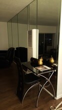 4431 Don Ricardo Dr, Unit 4 in Los Angeles, CA - Building Photo - Building Photo